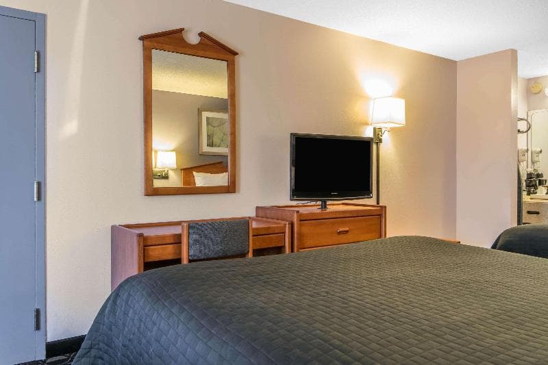 Rodeway Inn Louisville 3
