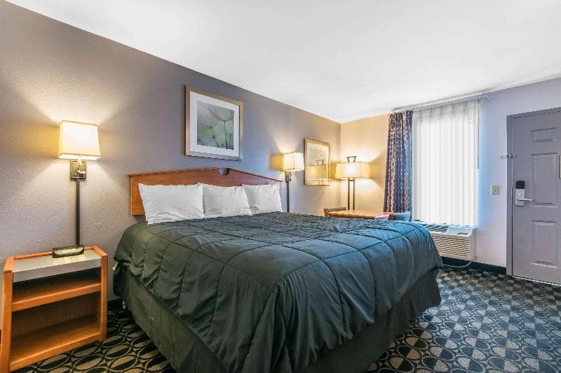 Rodeway Inn Louisville 5