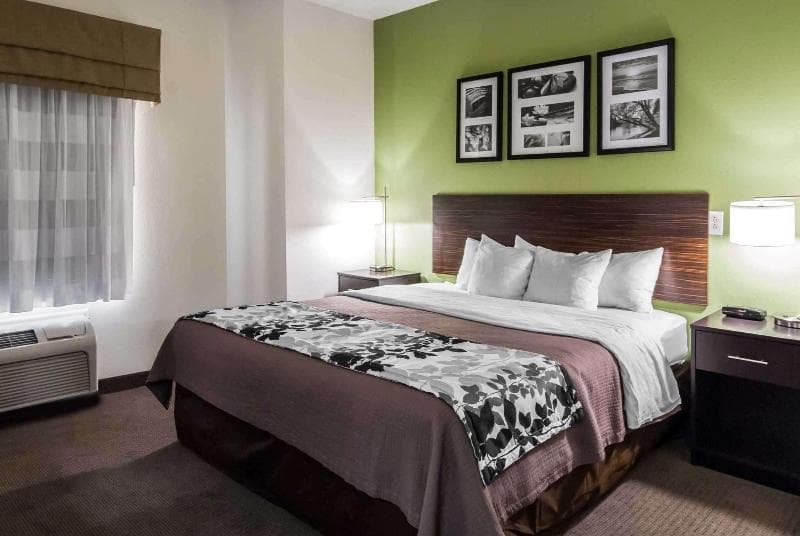Sleep Inn & Suites 4