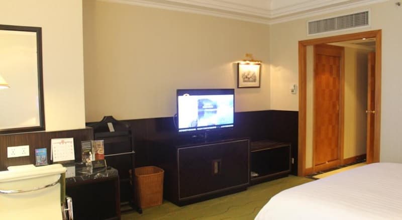 Renaissance Shenzhen Luohu Hotel 3