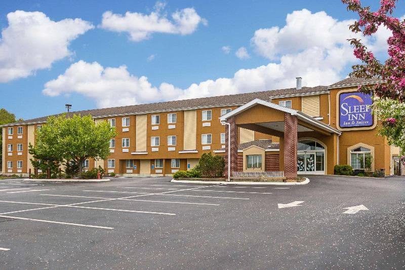 Sleep Inn & Suites 4