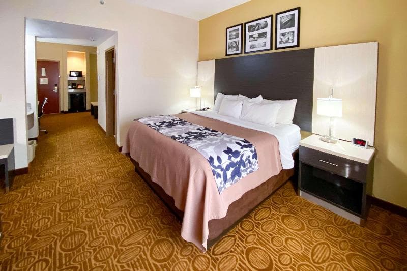 Sleep Inn & Suites Springdale West 2