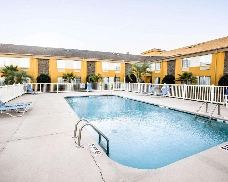 Sleep Inn & Suites near Outlets 5