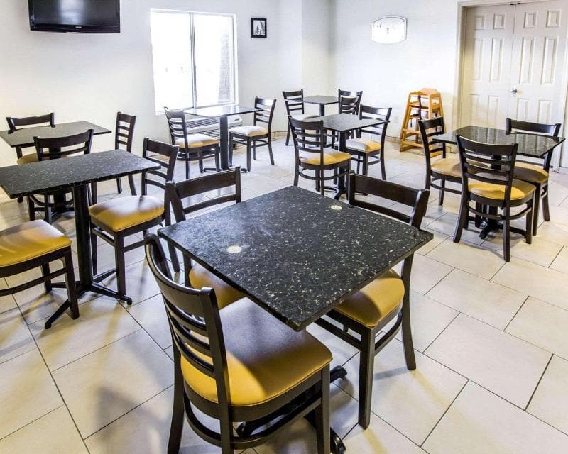 Sleep Inn & Suites near Outlets 3