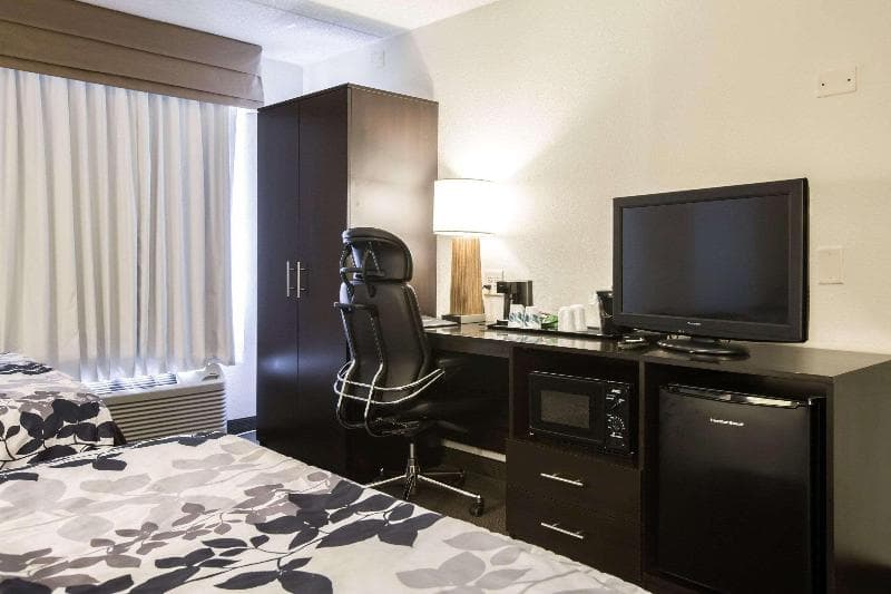 Sleep Inn Airport College Park 2