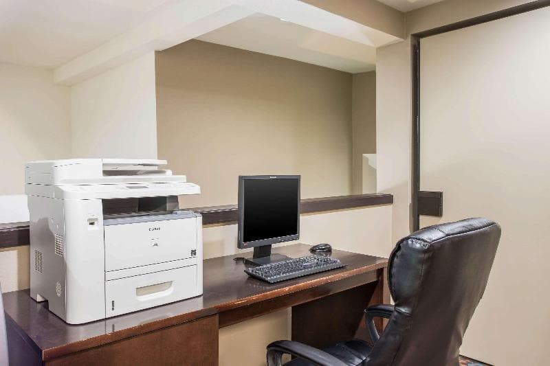 Sleep Inn Kansas City International Airport 4