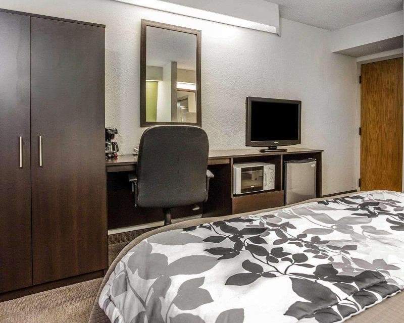 Sleep Inn At Td Convention Center 4