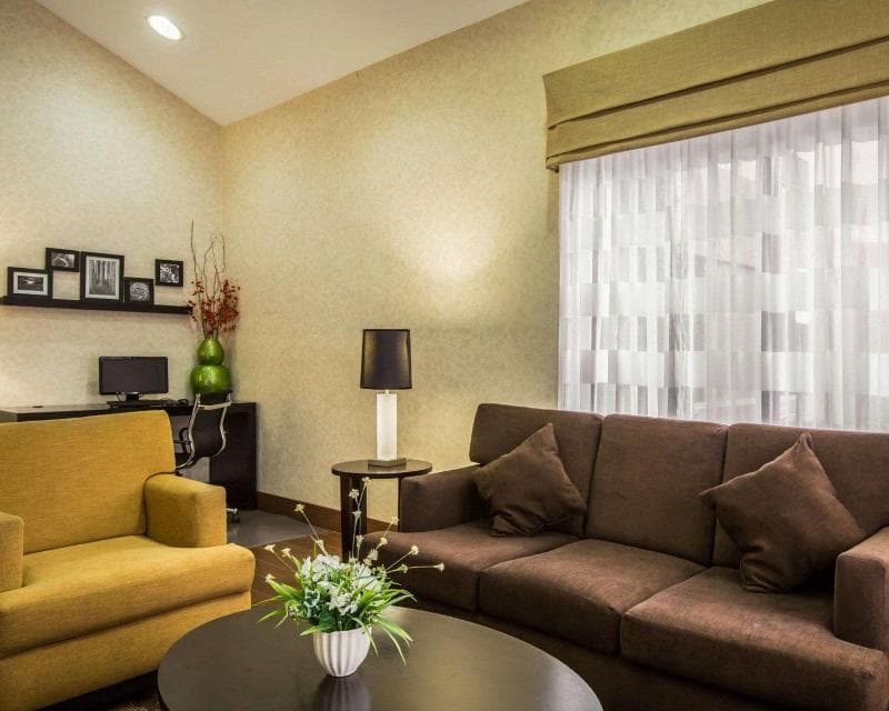 Sleep Inn West 5
