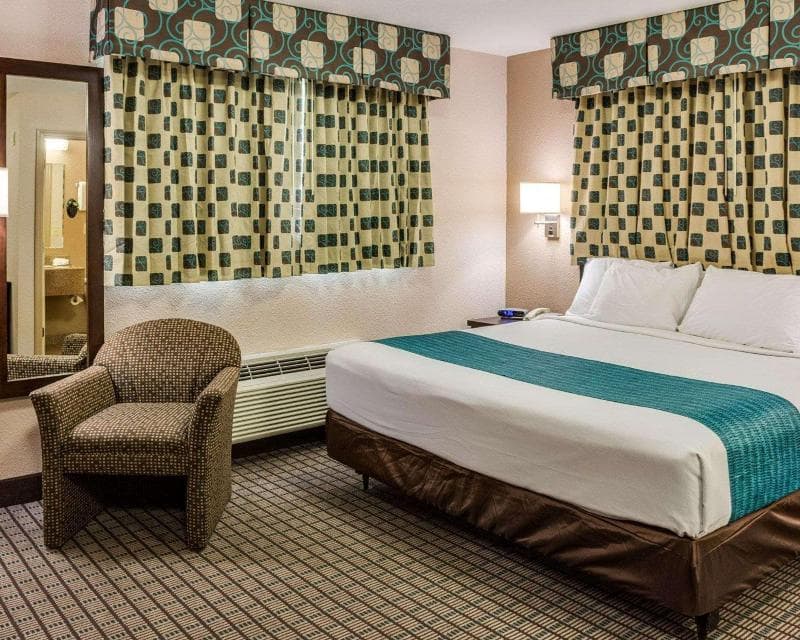 Suburban Extended Stay Hotel Avondale 5