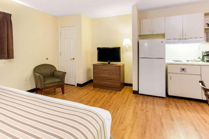 Suburban Extended Stay Hotel Central photo 1