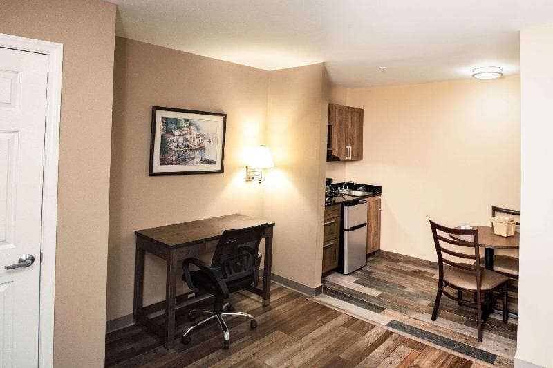 Suburban Extended Stay Hotel Charlotte-Ballantyne 4