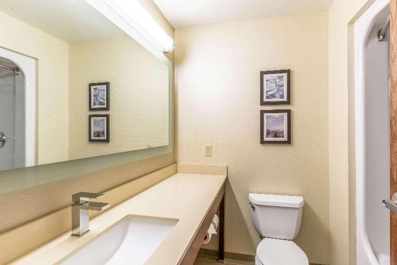 Comfort Suites Escanaba 2