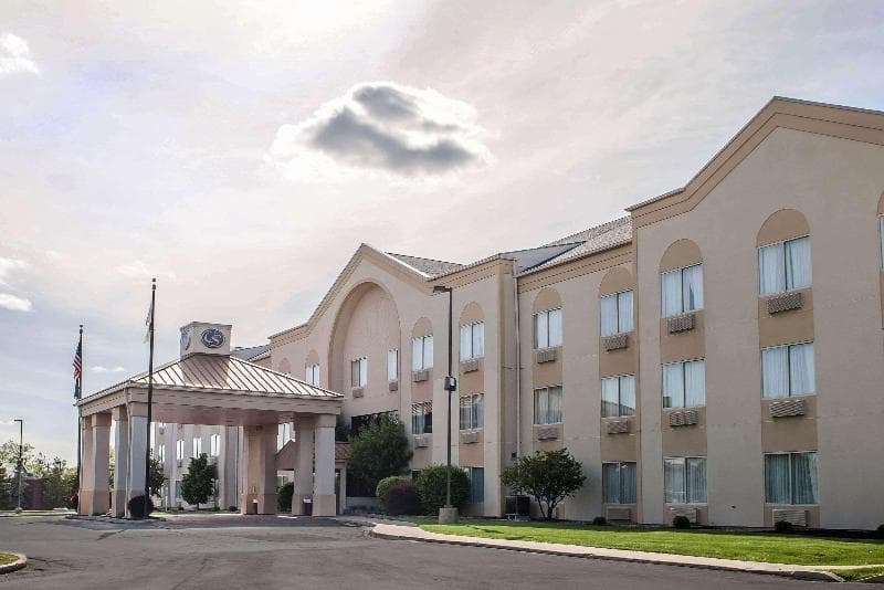 Comfort Suites South photo 1