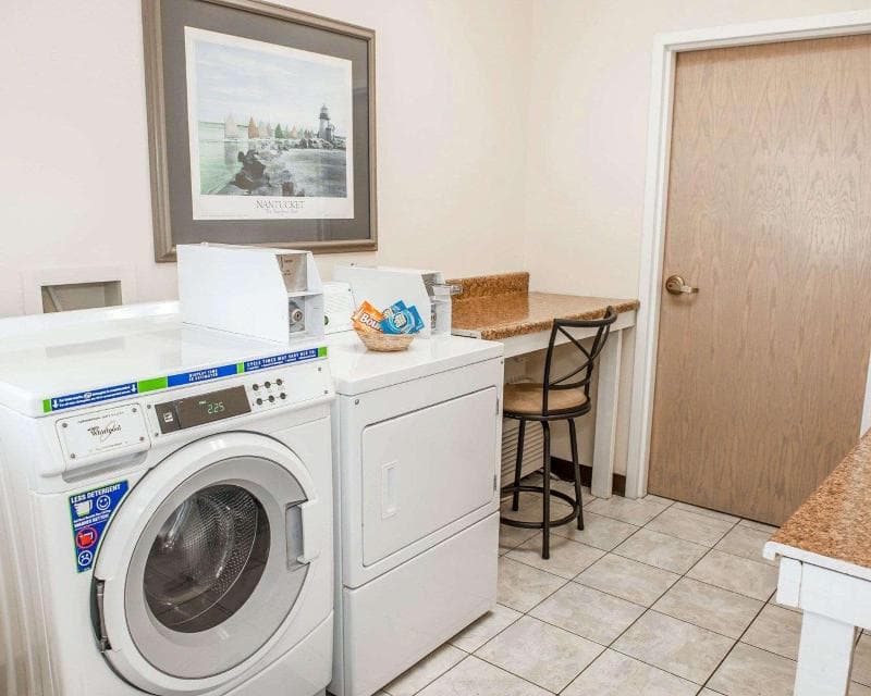 Comfort Suites South 2