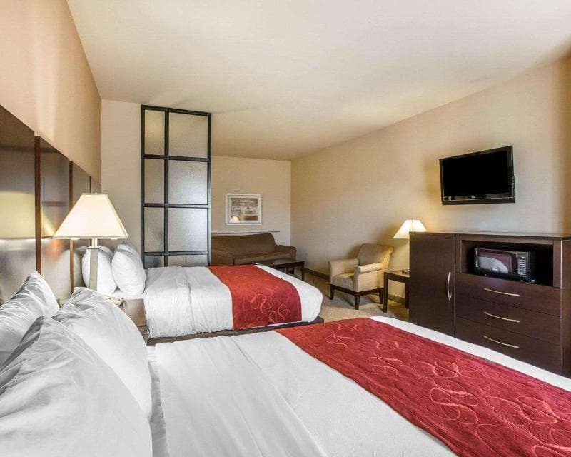 Comfort Suites 4