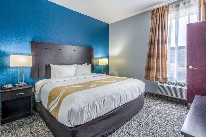 Comfort Suites photo 1