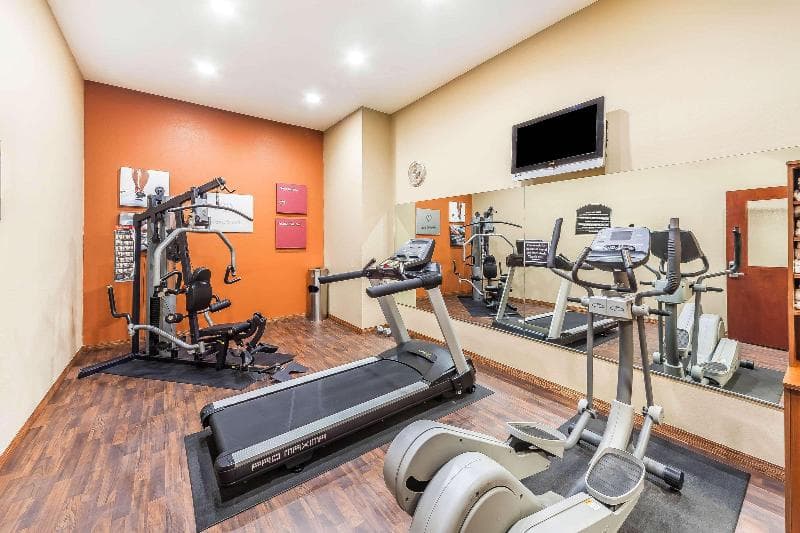 Comfort Suites Yukon - SW Oklahoma City 1