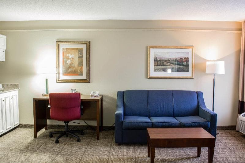 Four Points by Sheraton Greensboro Airport 4