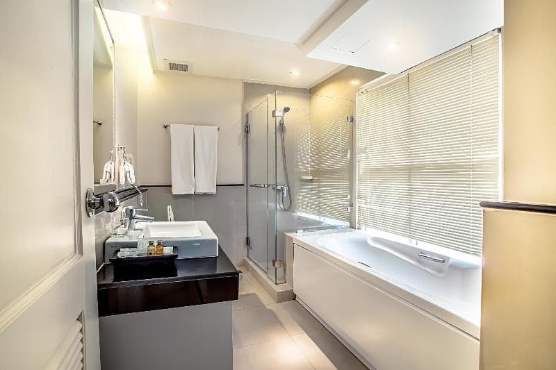 Hope Land Hotel Sukhumvit 24 photo 1