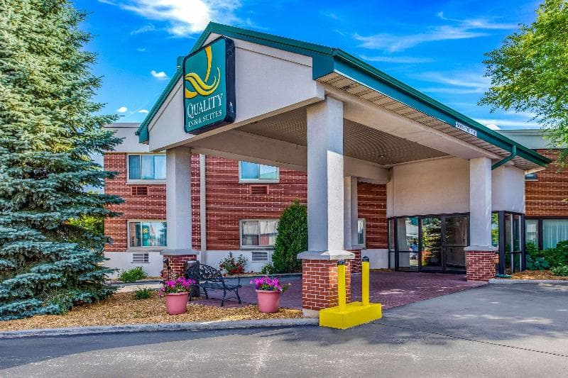 Quality Inn & Suites Downtown 2