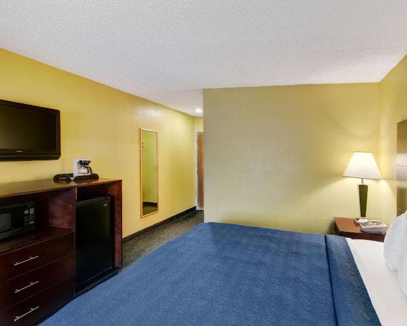 Quality Inn & Suites 2