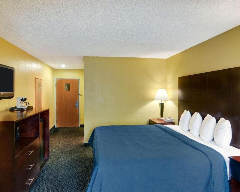Quality Inn & Suites 3