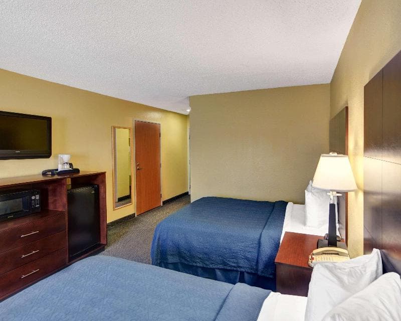 Quality Inn & Suites 4