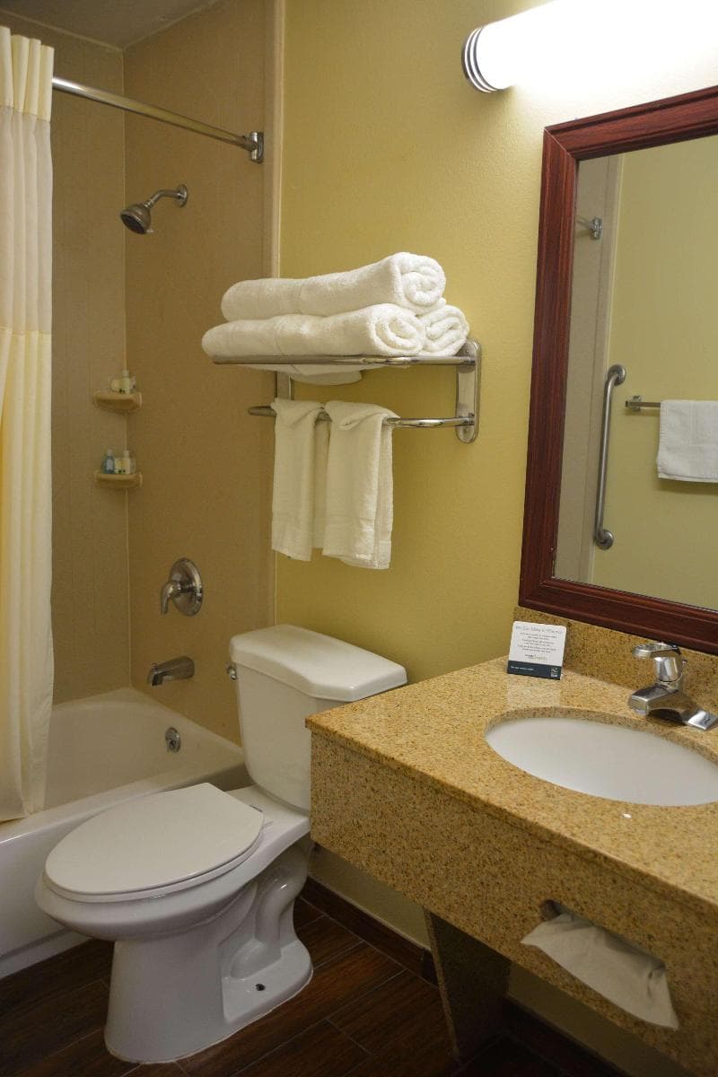 Quality Inn & Suites 3