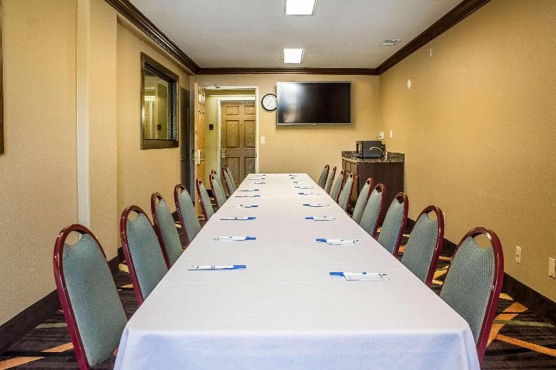 Comfort Inn & Suites Cedar Rapids North - Collins Road 5