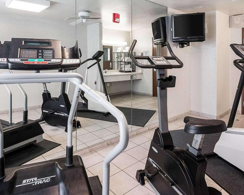 Quality Inn & Suites 4