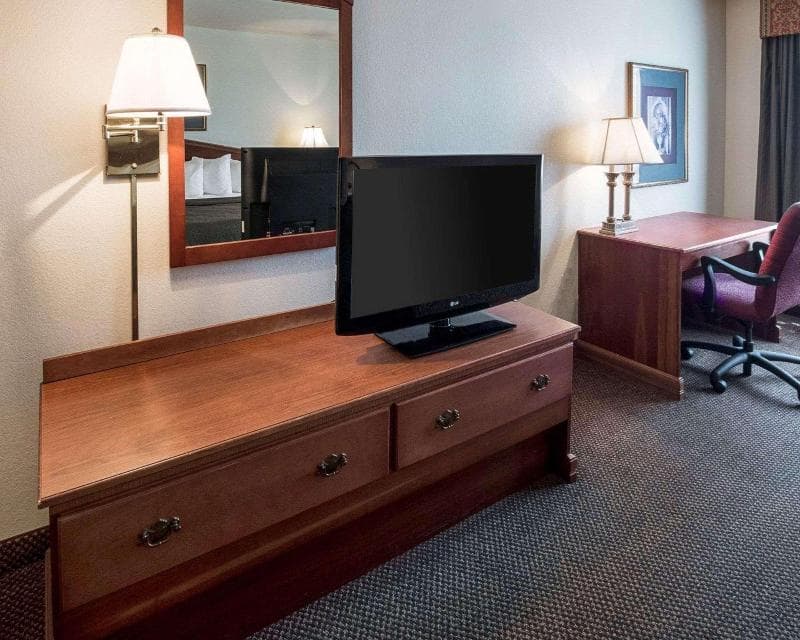Quality Inn & Suites 3