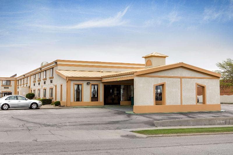 Quality Inn & Suites 2