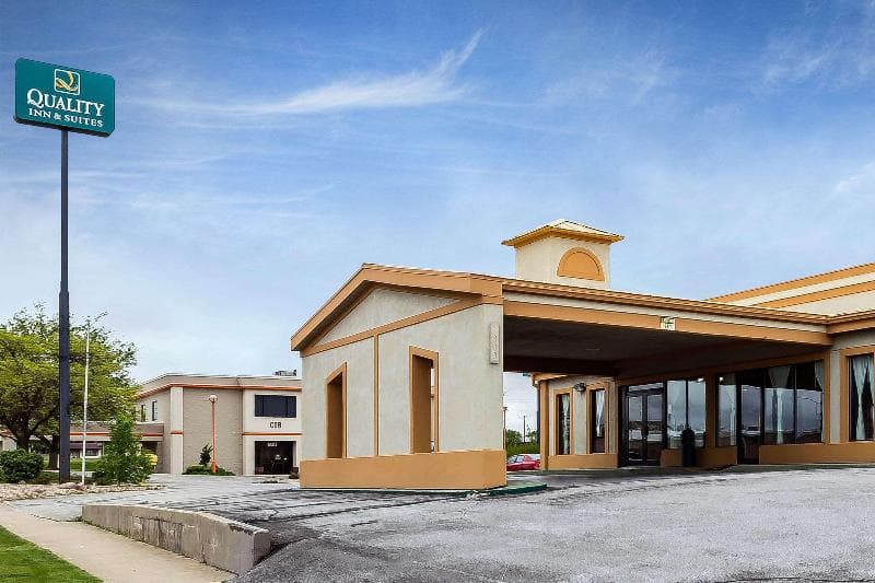 Quality Inn & Suites 4