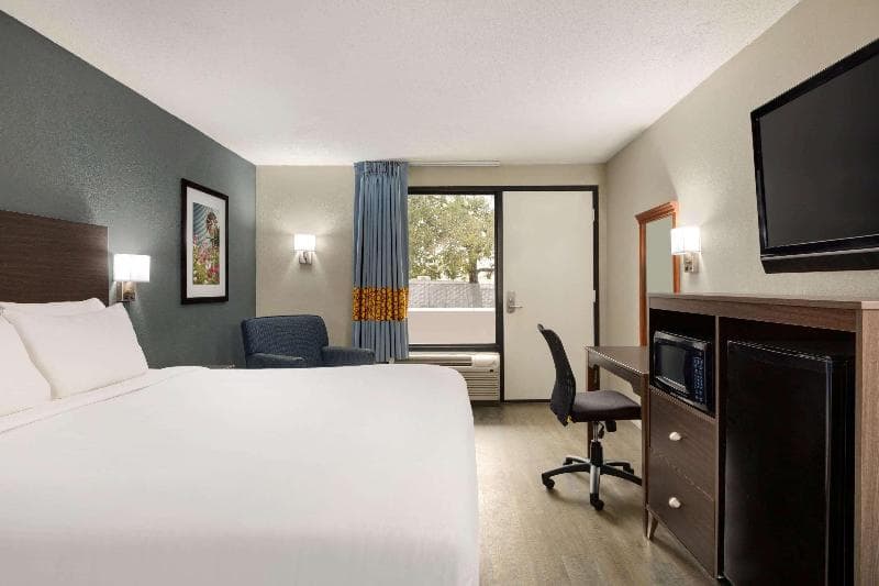 Baymont by Wyndham Wilmington 2