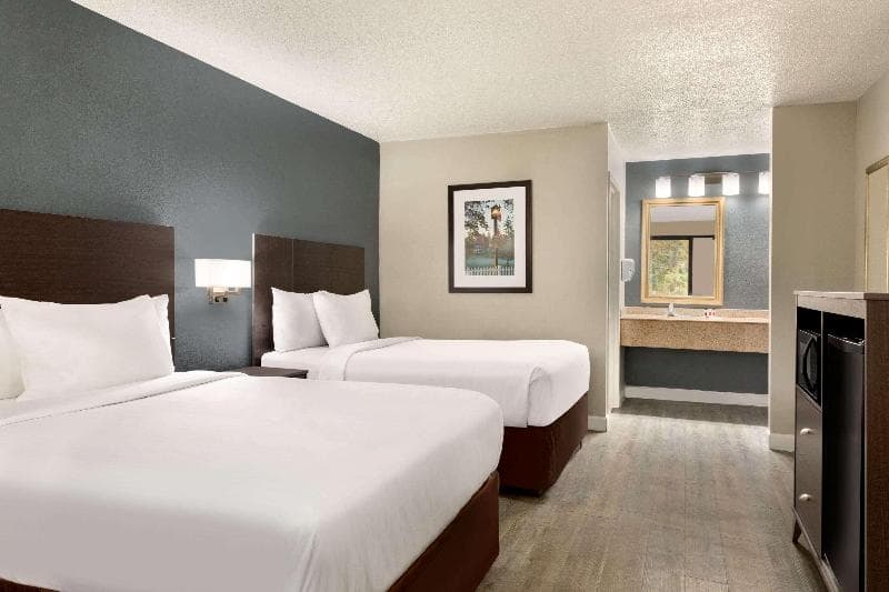 Baymont by Wyndham Wilmington 4