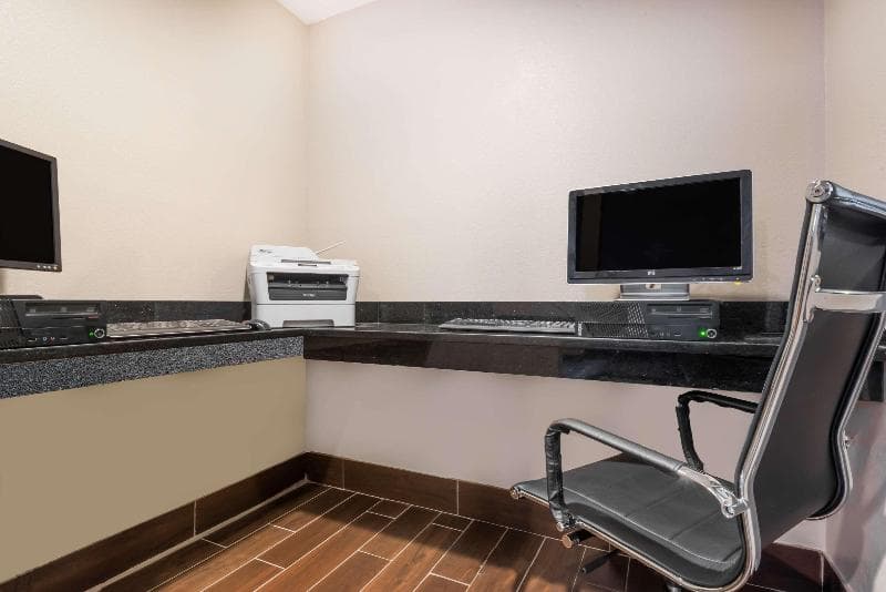 Baymont by Wyndham Georgetown photo 1
