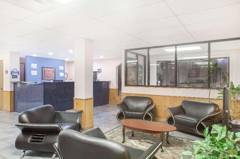 Days Inn by Wyndham Fayetteville photo 1