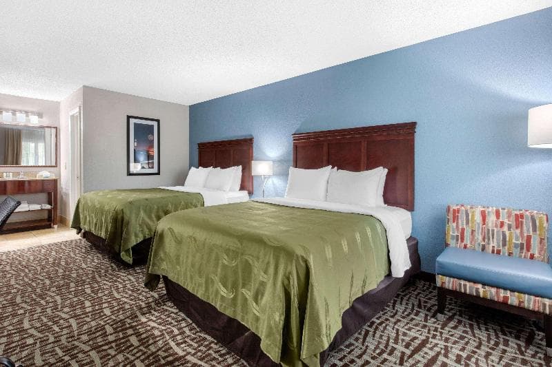 Quality Inn 4