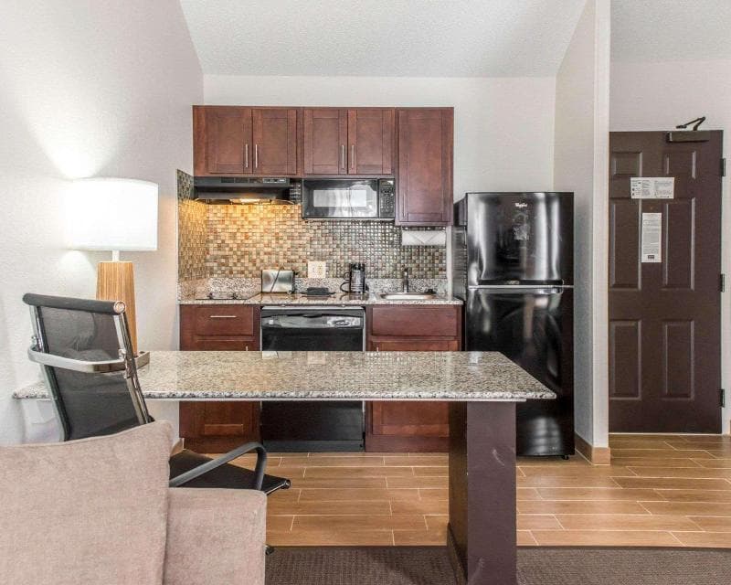 Mainstay Suites Pittsburgh Airport 3