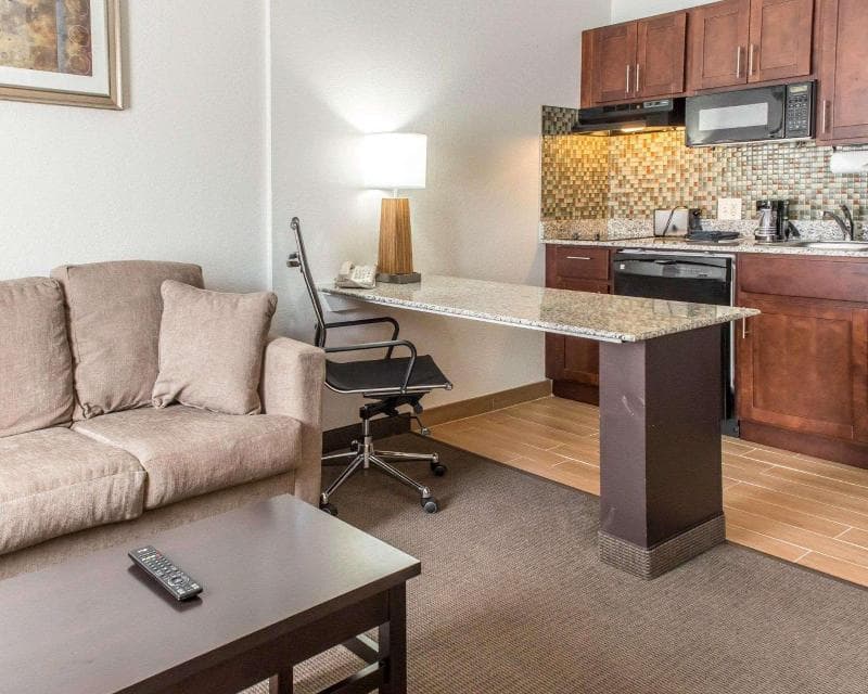 Mainstay Suites Pittsburgh Airport 5