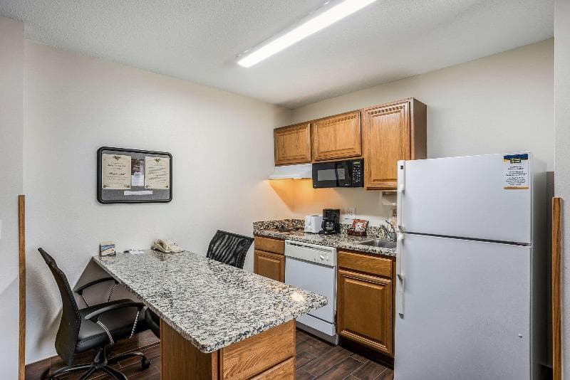 Mainstay Suites Cedar Rapids 4