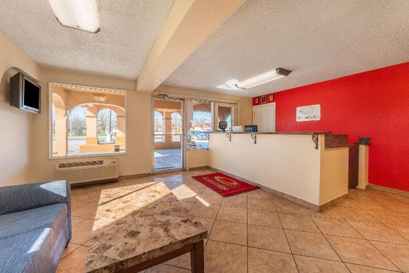Econo Lodge Marcos 4