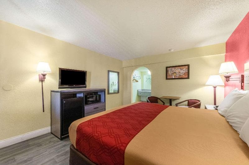 Econo Lodge Marcos photo 1