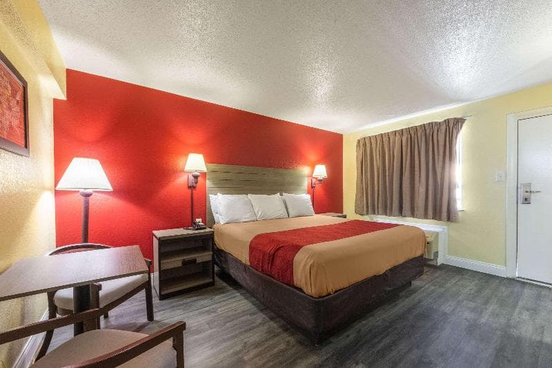 Econo Lodge Marcos 3