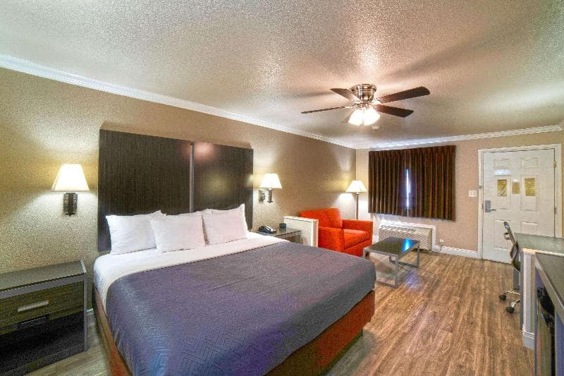 Econo Lodge Inn & Suites Corpus Christi 3