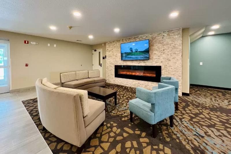 Sleep Inn & Suites 4