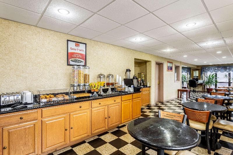 Econo Lodge Morgantown photo 1