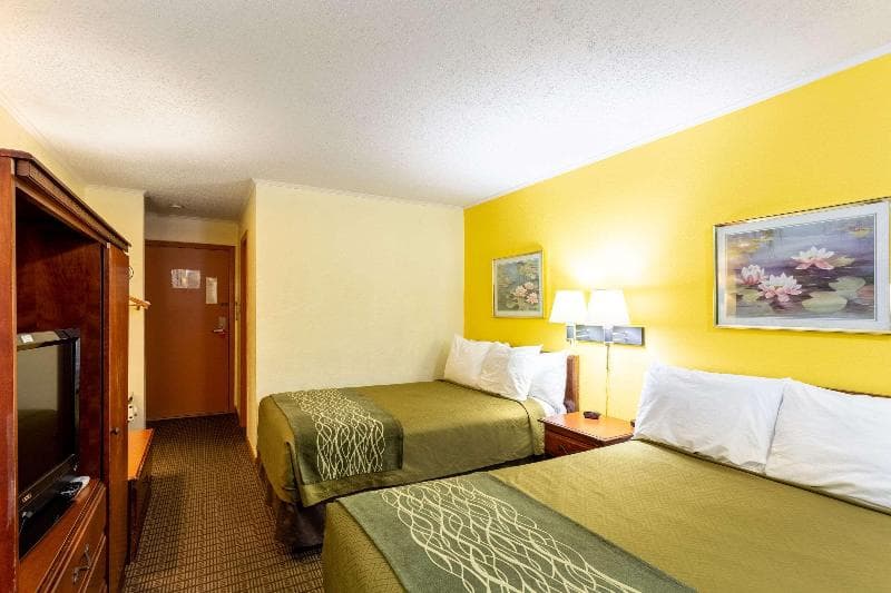 Econo Lodge Morgantown 4