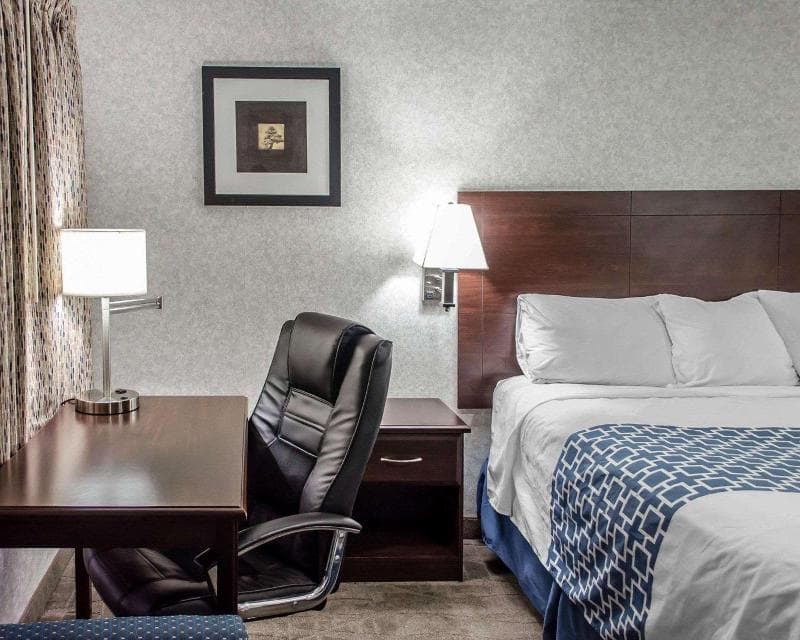 Econo Lodge Mechanicsburg 5