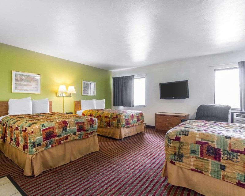 Econo Lodge Madison 2